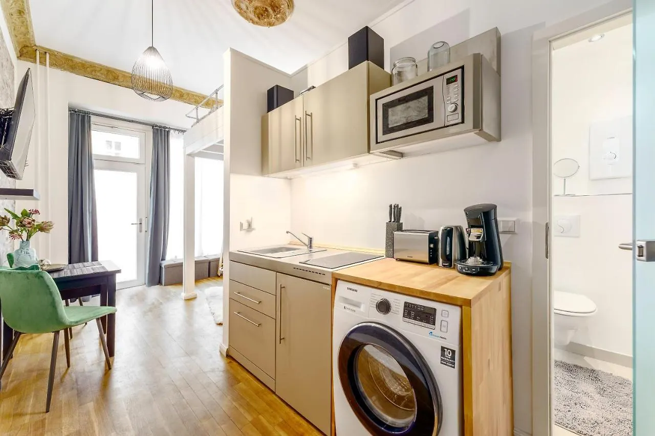 The Koburger Vh, Studio For Up To 4 With High Bed Berlin