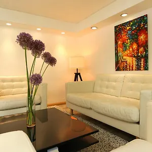 Cozy Souterrain-half-basement-apartment Included 2 Bicycles Berlin