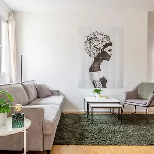 Global Living - Design I I Smart-tv I Kitchen I Berlin